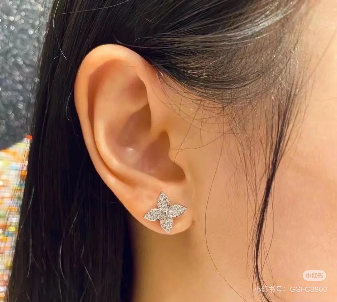 Louis Vuitton 美毙了 LV 路易威登 耳钉 优雅知性 上档次 百搭款式 简直美的不能再美了