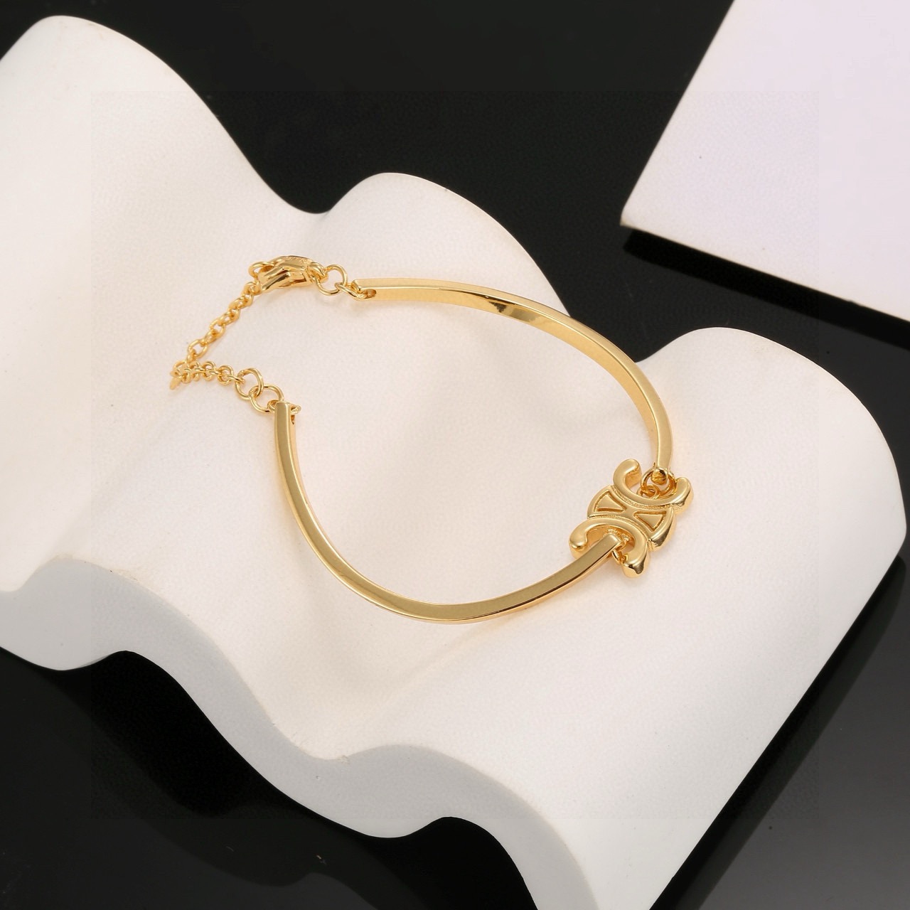 Celine Triomphe bracelet gold tone metal 17cm adjustable