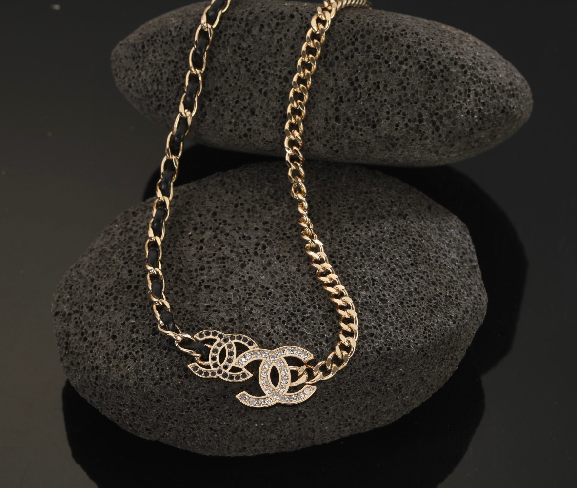CHANEL collar de piel negro, calidad de alta gama, mismo material que en tiendas oficiales, latón real, galvanizado ión…