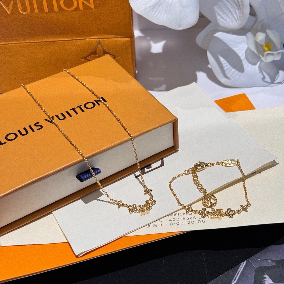 Louis Vuitton - Necklace