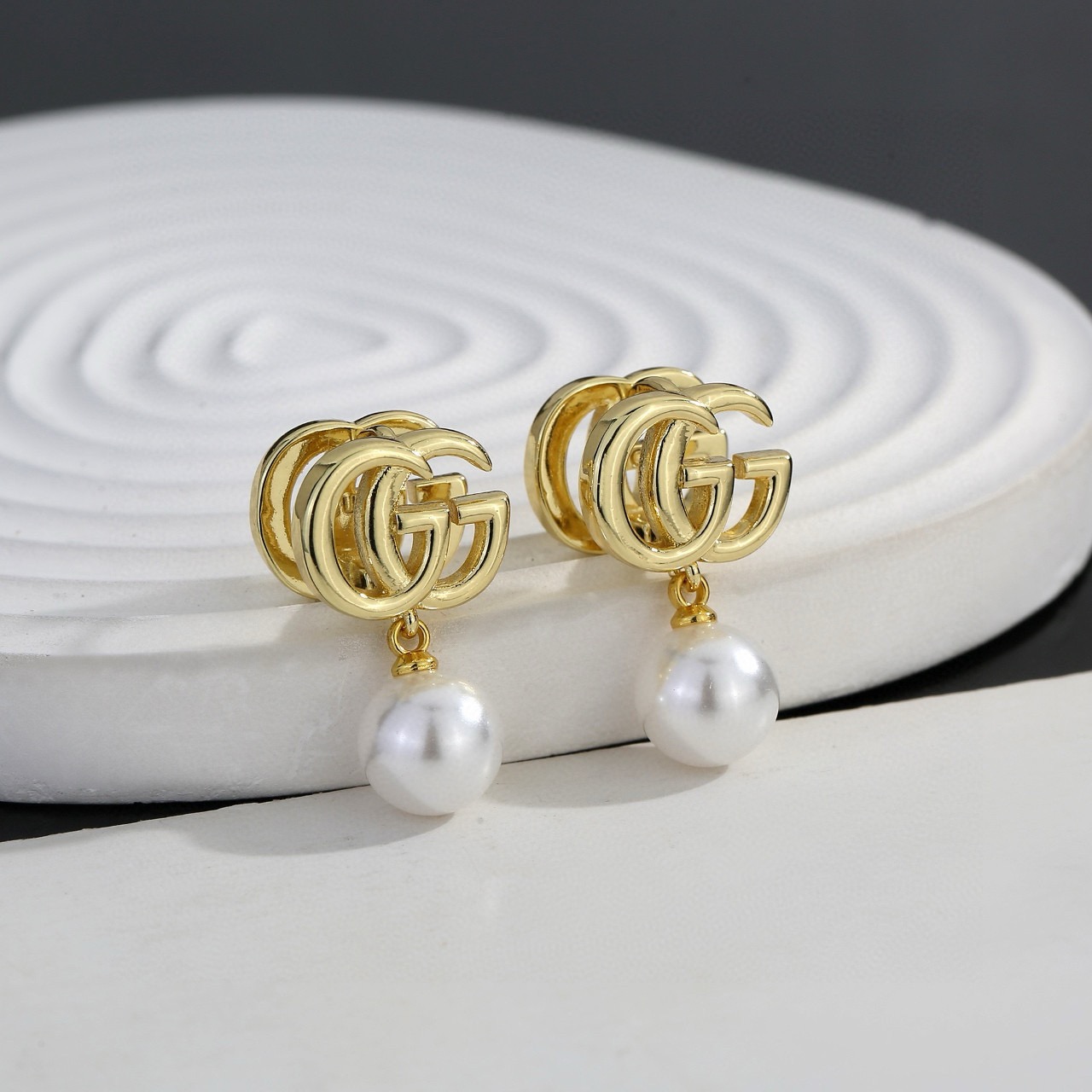 gucci gg marmont pearl drop earrings