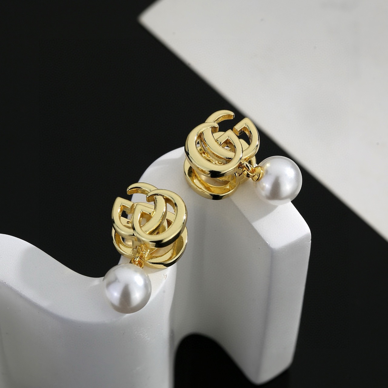 gucci gg marmont pearl drop earrings