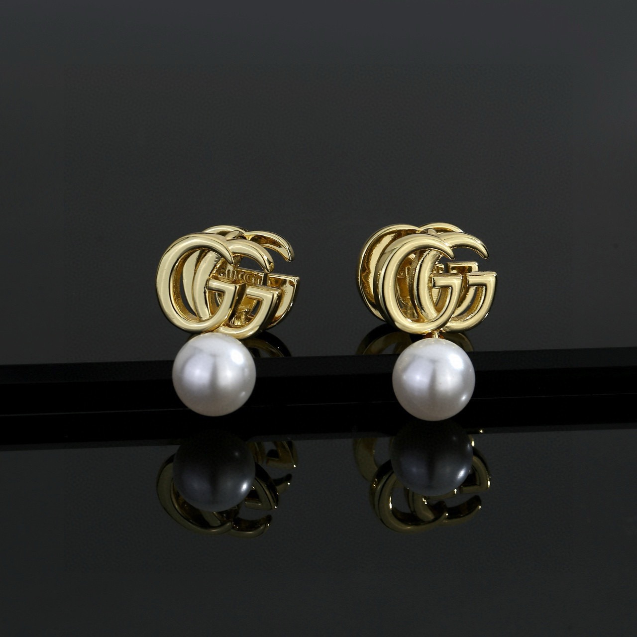 gucci gg marmont pearl drop earrings