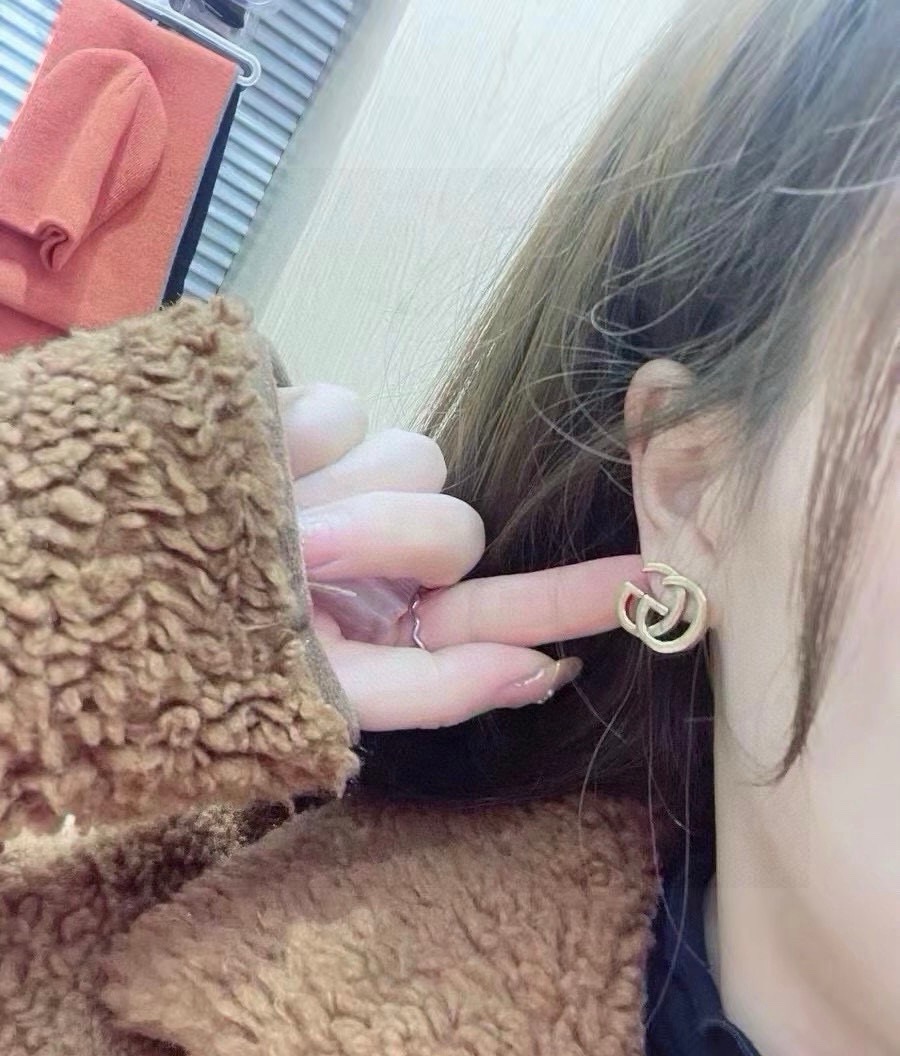 gucci gg marmont white enamel stud earrings