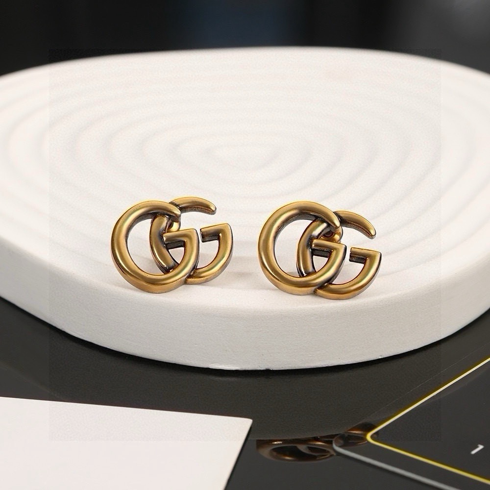 gucci gg marmont white enamel stud earrings