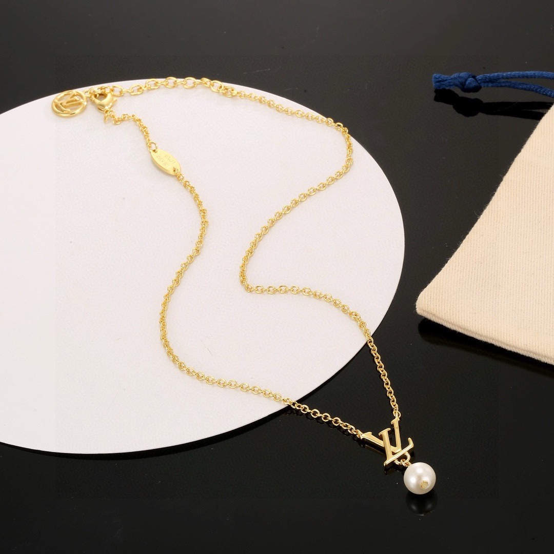 louis vuitton lv iconic louisa necklace