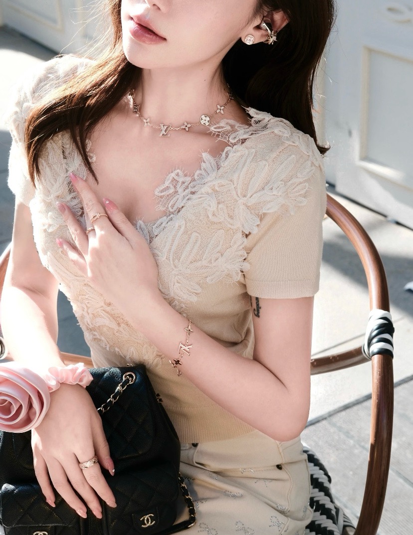 louis vuitton blooming supple necklace