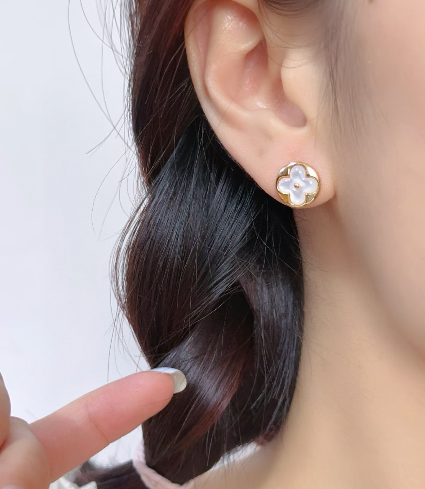 Louis Vuitton Haute Joaillerie Fine Jewelry Earrings Necklace Ring 5