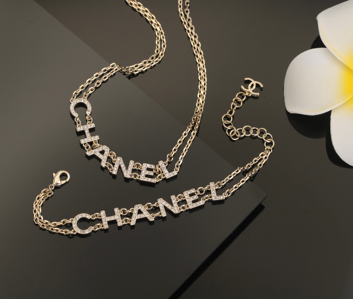 Chanel Haute Joaillerie Fine Jewelry Earrings Necklace Ring Ref.916BC01B 5