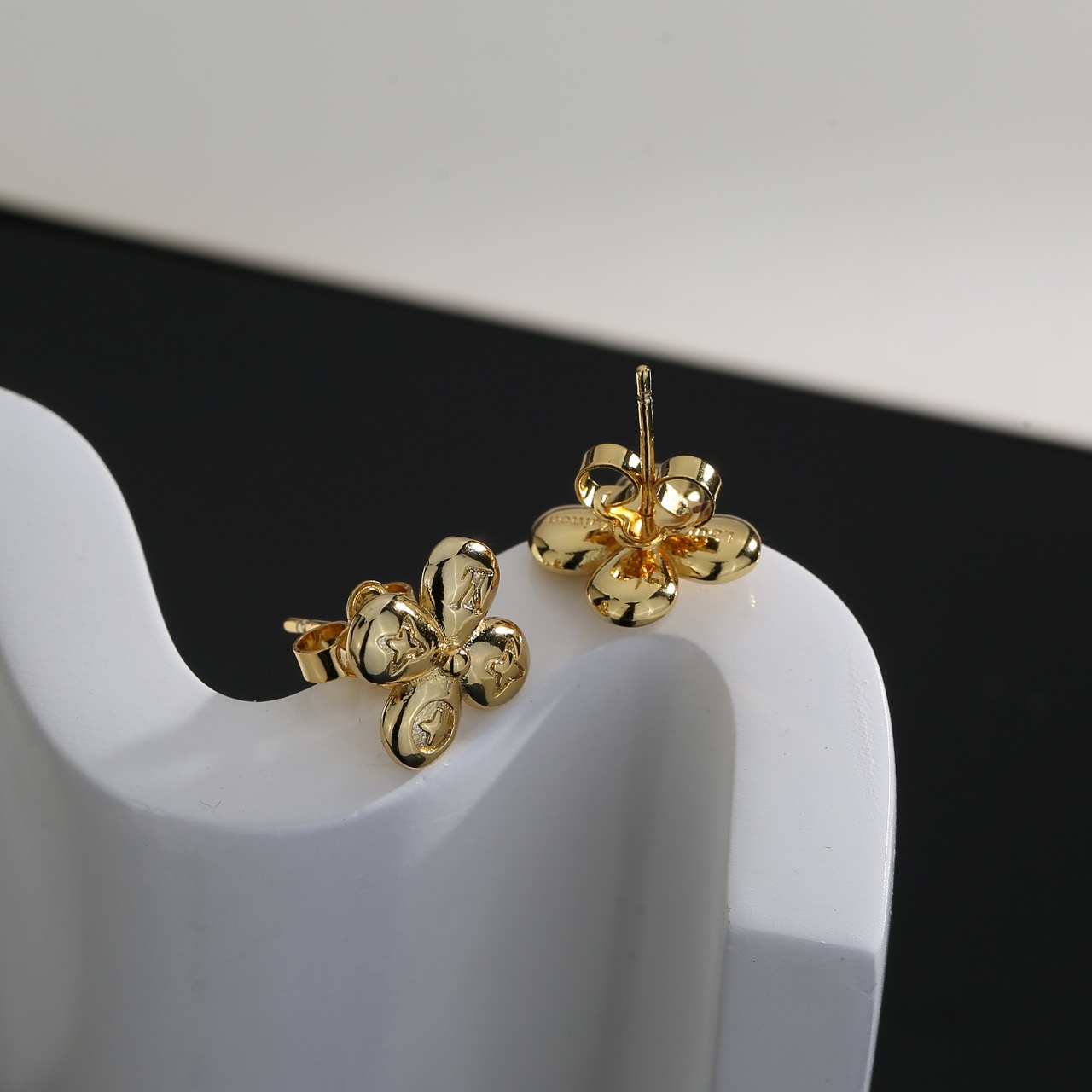 Louis Vuitton Haute Joaillerie Fine Jewelry Earrings Necklace Ring Ref 5