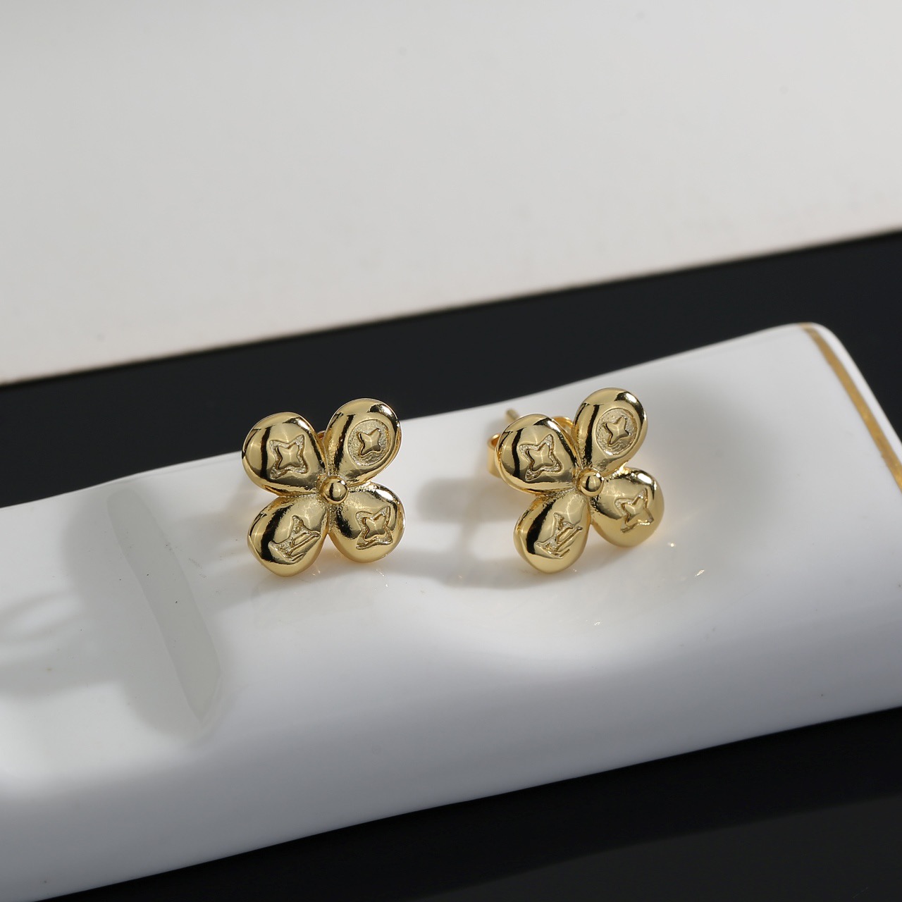 Louis Vuitton Haute Joaillerie Fine Jewelry Earrings Necklace Ring Ref 3