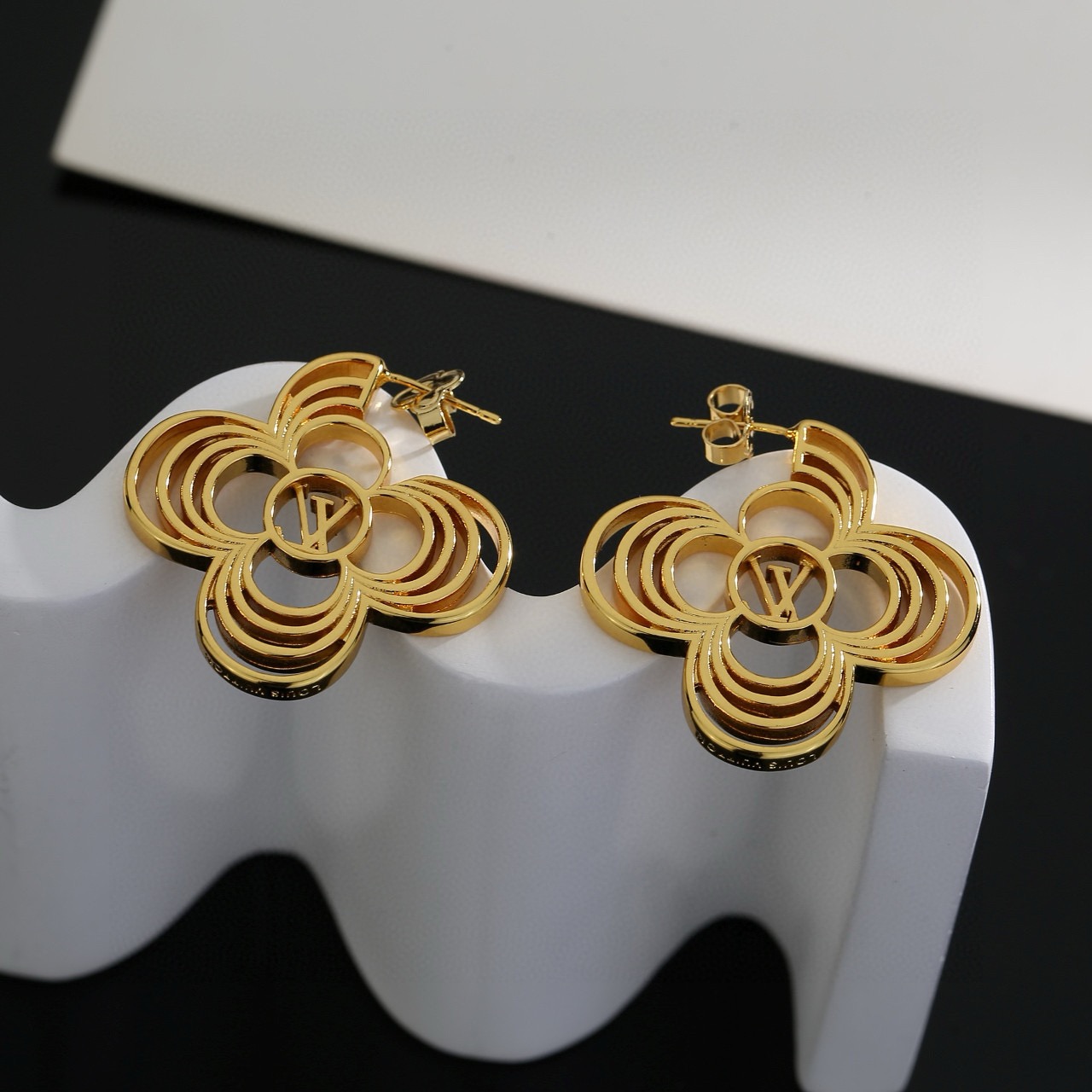 Louis Vuitton Haute Joaillerie Fine Jewelry Earrings Necklace Ring 6