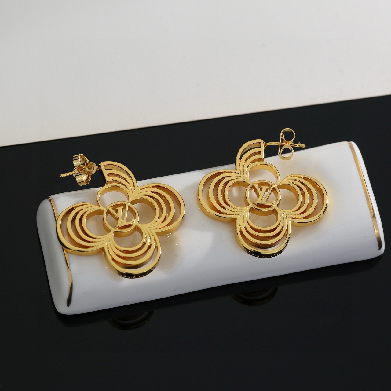 Louis Vuitton Haute Joaillerie Fine Jewelry Earrings Necklace Ring 4