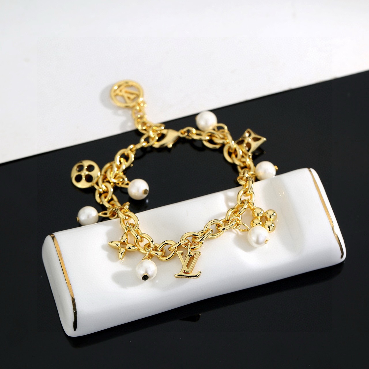 Louis Vuitton Haute Joaillerie Fine Jewelry Earrings Necklace Ring 3