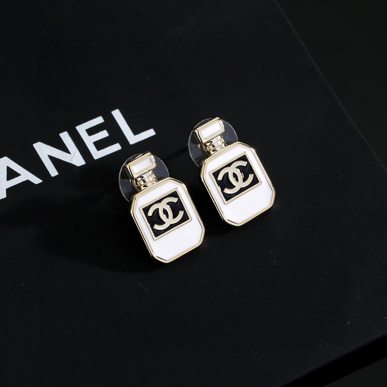 Chanel Haute Joaillerie Fine Jewelry Earrings Necklace Ring Ref 2