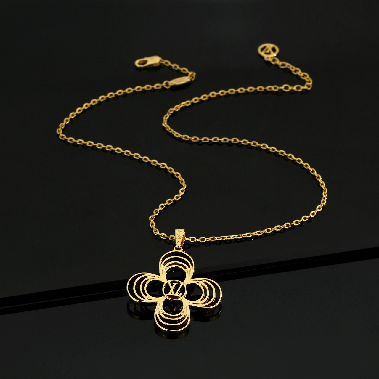 louis vuitton puffygram gold necklace