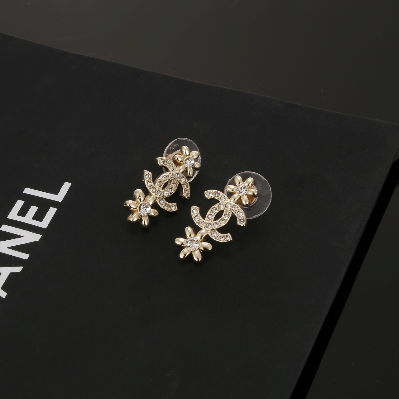 Chanel Haute Joaillerie Fine Jewelry Earrings Necklace Ring Ref 2