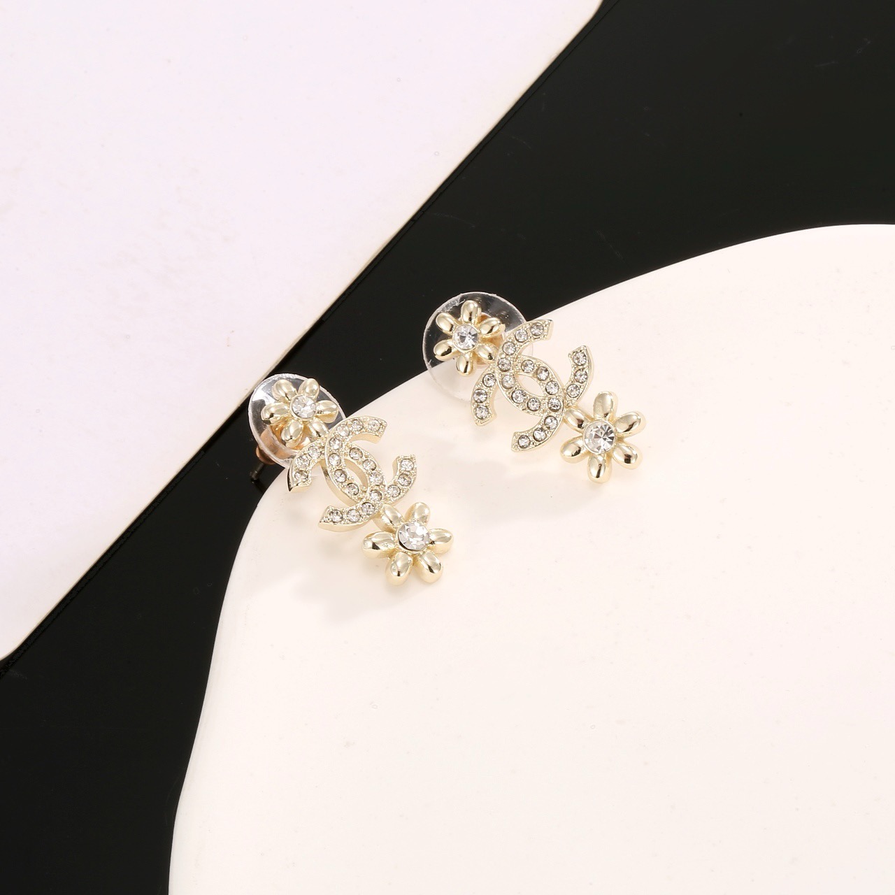 Chanel Haute Joaillerie Fine Jewelry Earrings Necklace Ring Ref 3