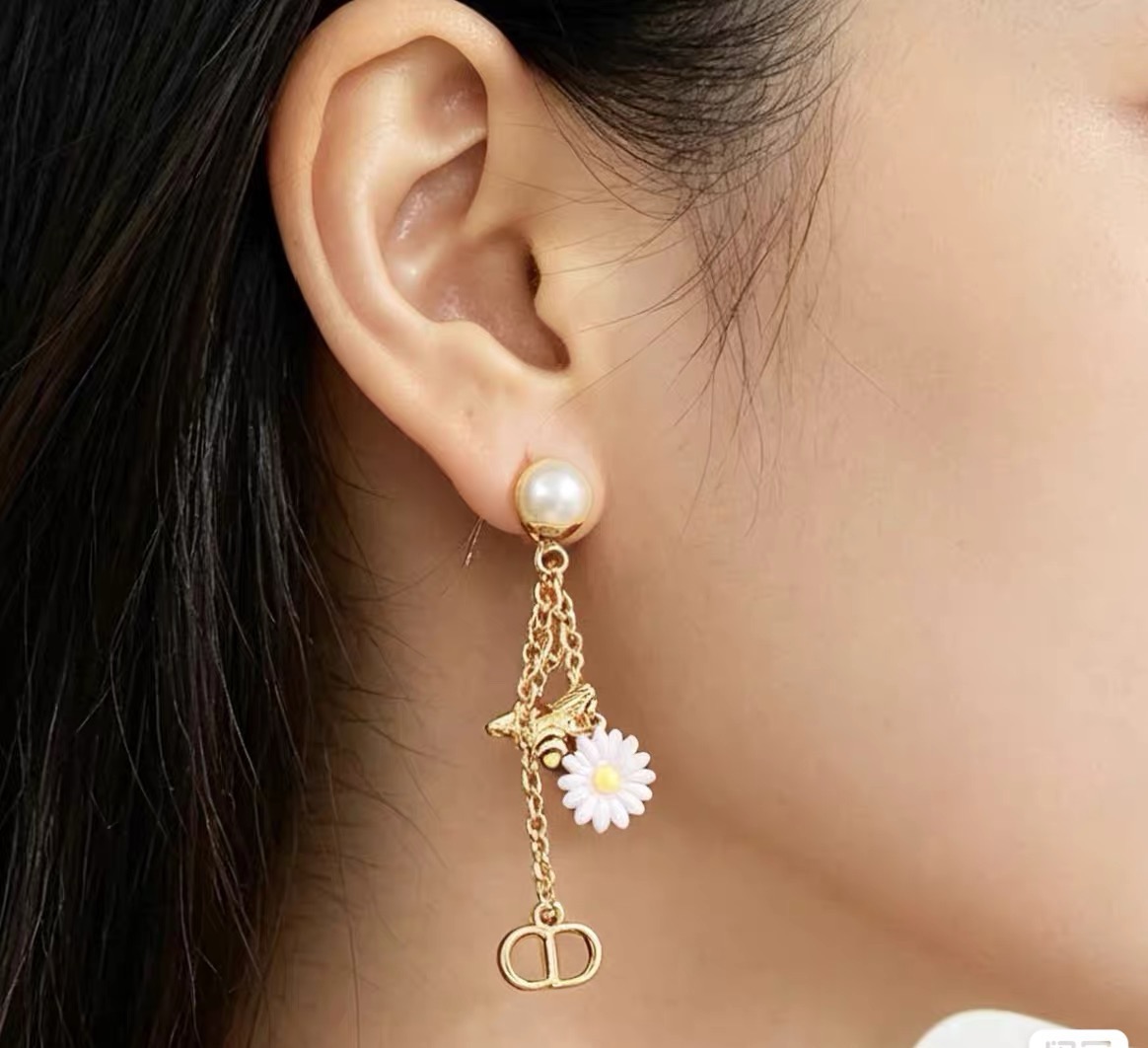 Dior Haute Joaillerie Fine Jewelry Earrings Necklace Ring Ref.6BDD81A6 5