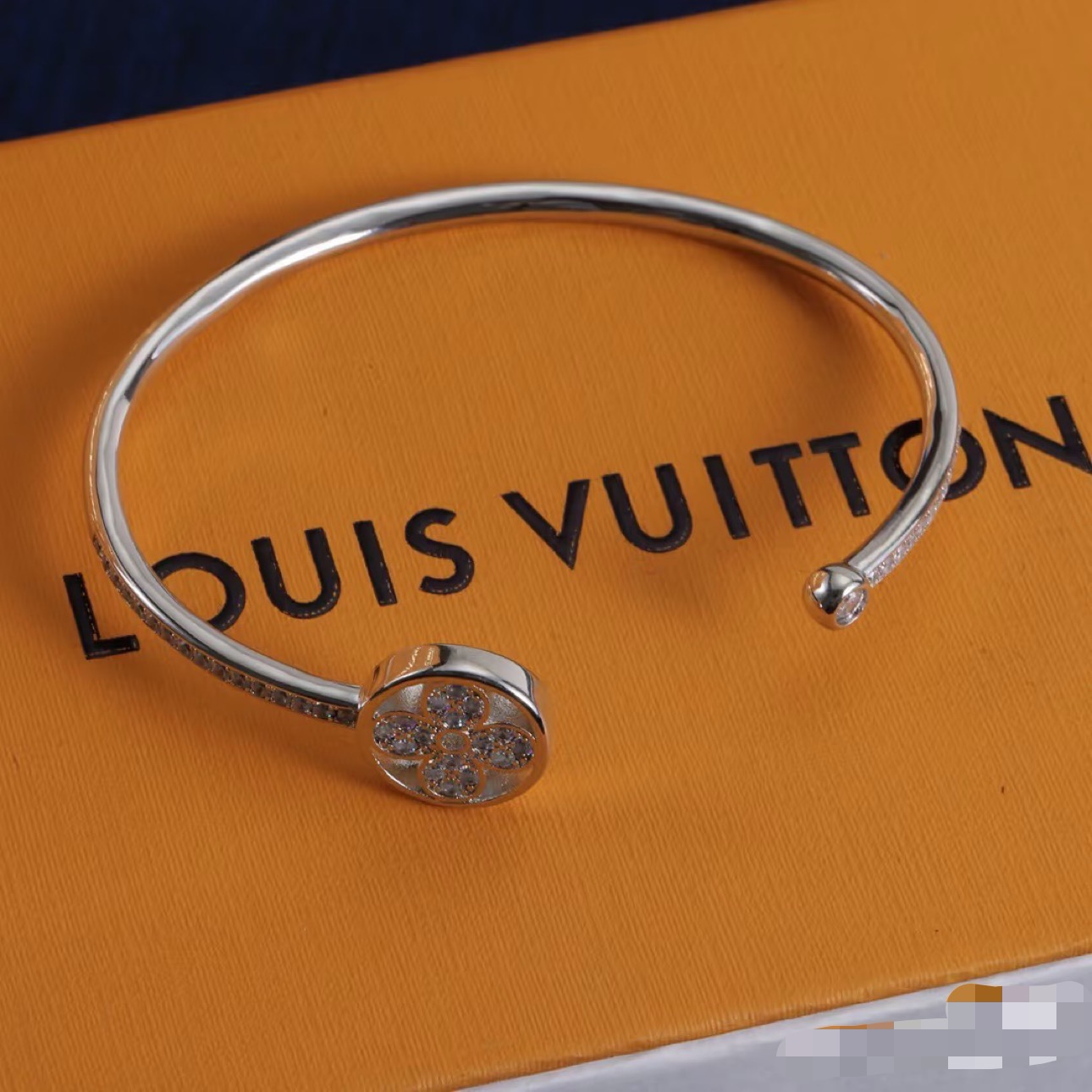 Louis Vuitton Haute Joaillerie Fine Jewelry Earrings Necklace Ring 3