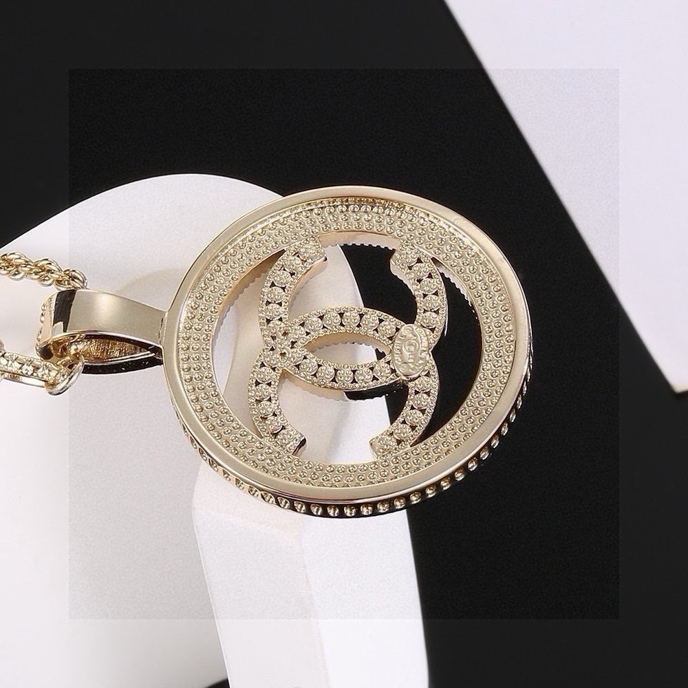 Chanel Haute Joaillerie Fine Jewelry Earrings Necklace Ring Ref 2