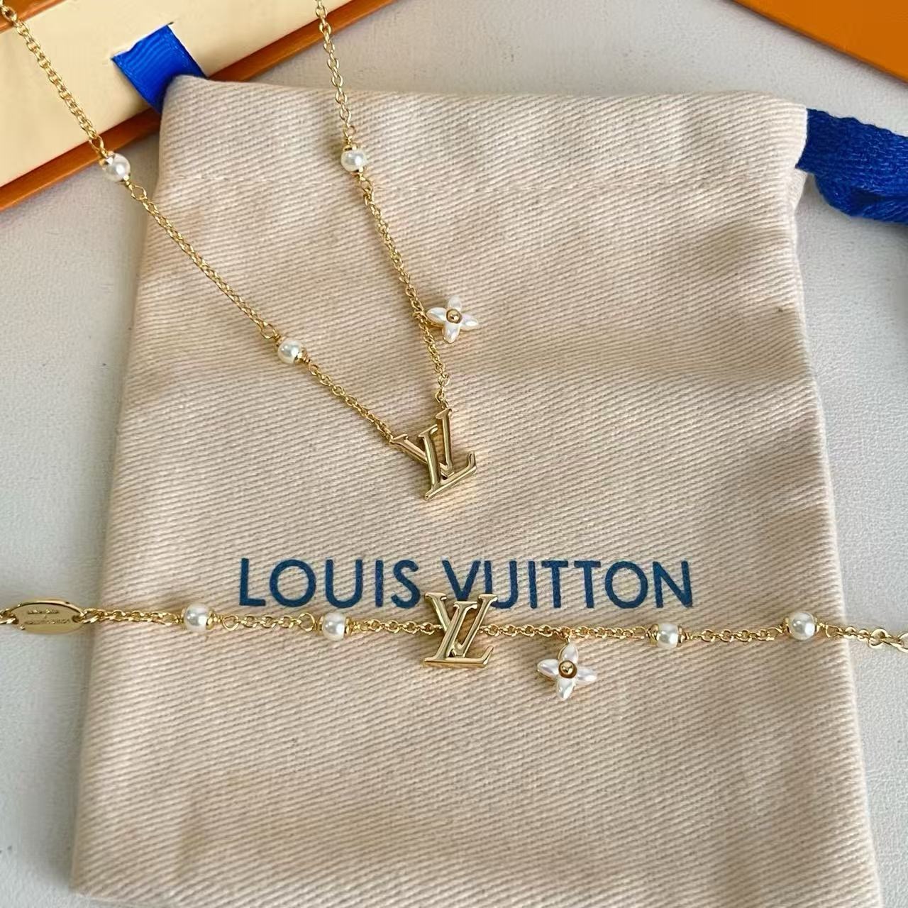 Louis Vuitton Haute Joaillerie Fine Jewelry Earrings Necklace Ring Ref 8
