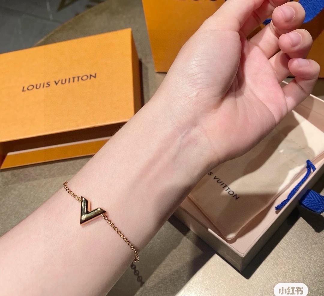 Louis Vuitton Haute Joaillerie Fine Jewelry Earrings Necklace Ring Ref 5