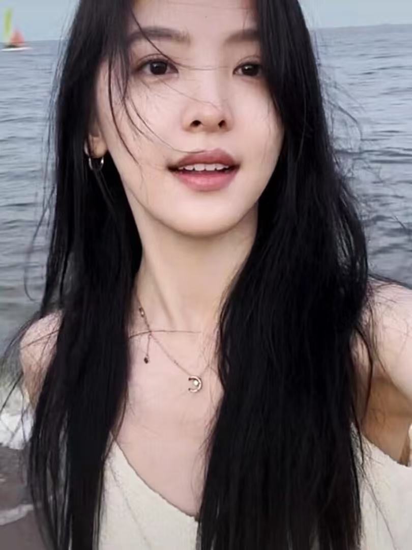 香奈儿Chanel的水冰月项链coco crush 9