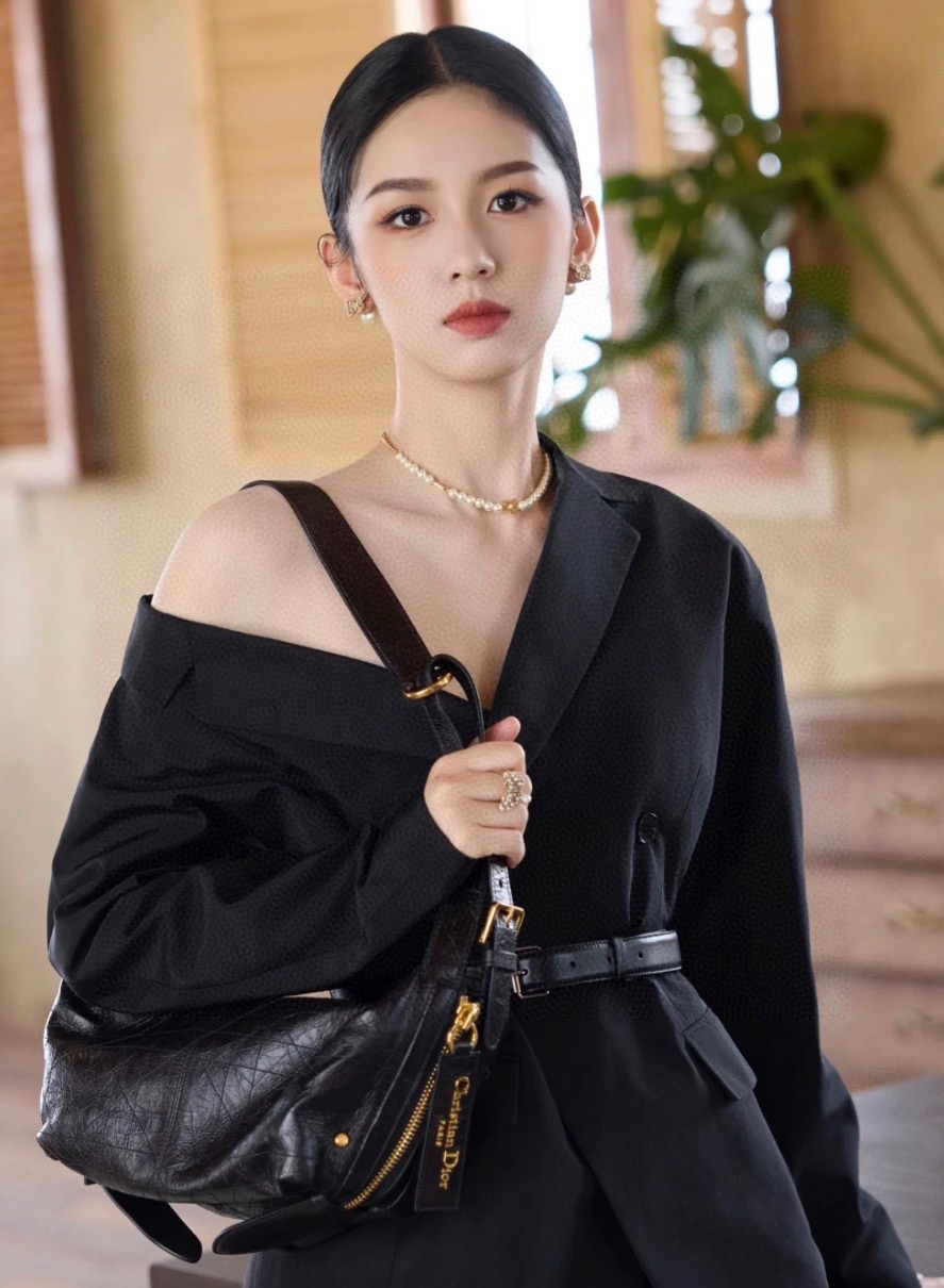 DiorCD necklace 3