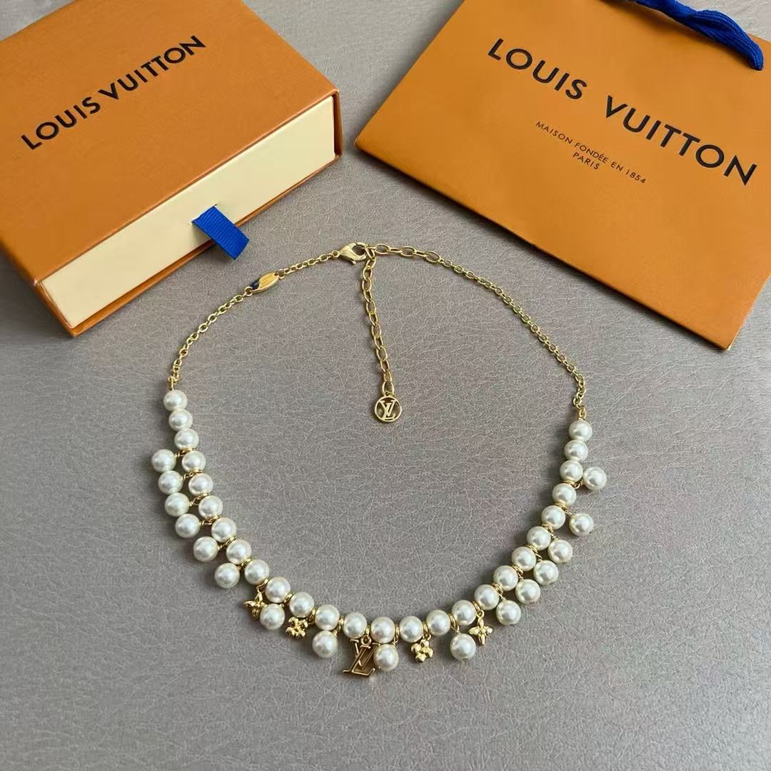 louis vuitton my lv pearl necklace