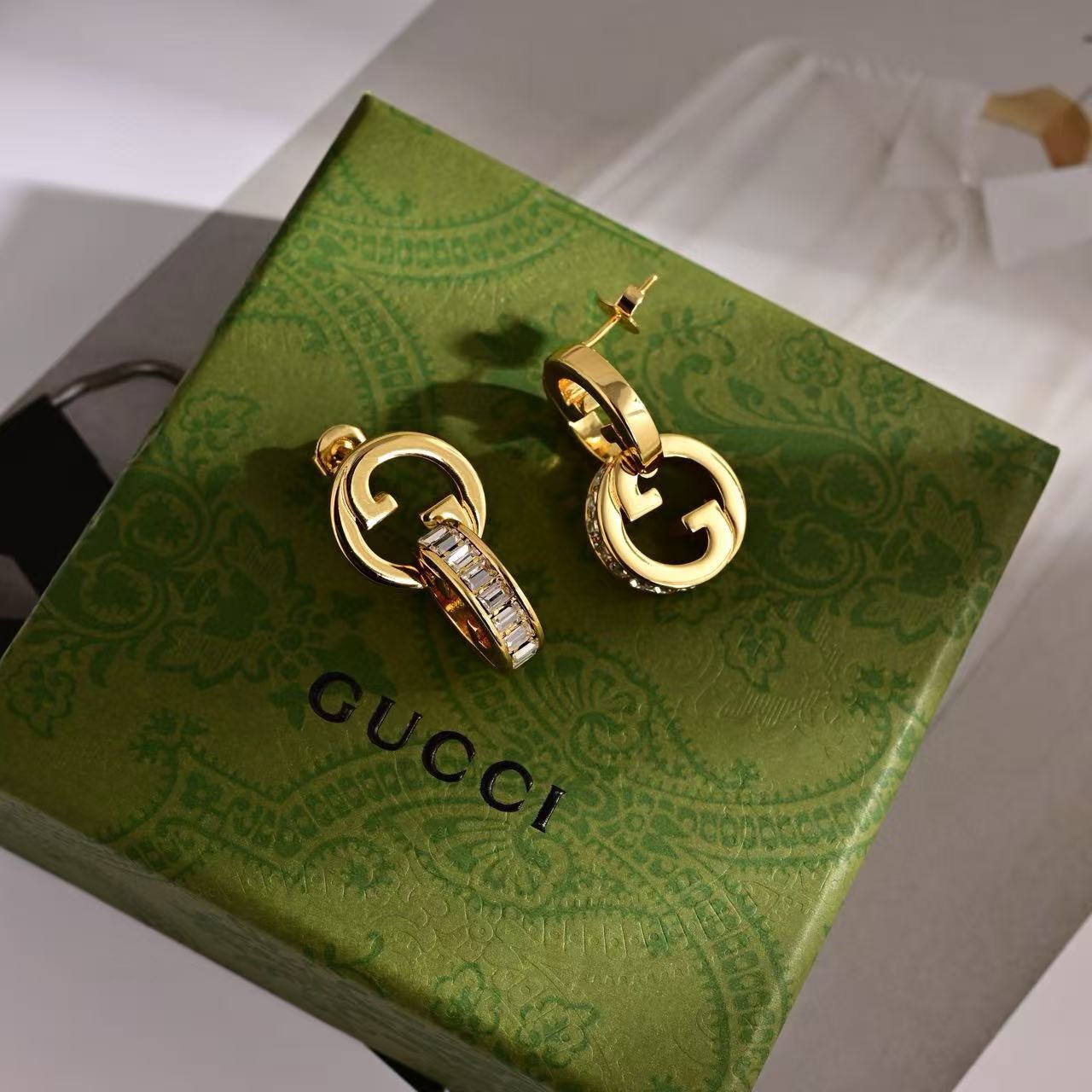 gucci gold horsebit hoop earrings