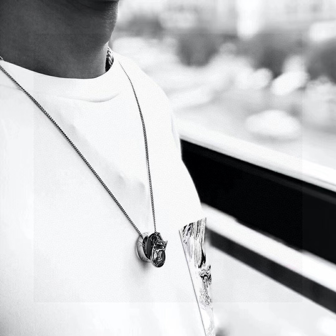 louis vuitton lv twig silver necklace