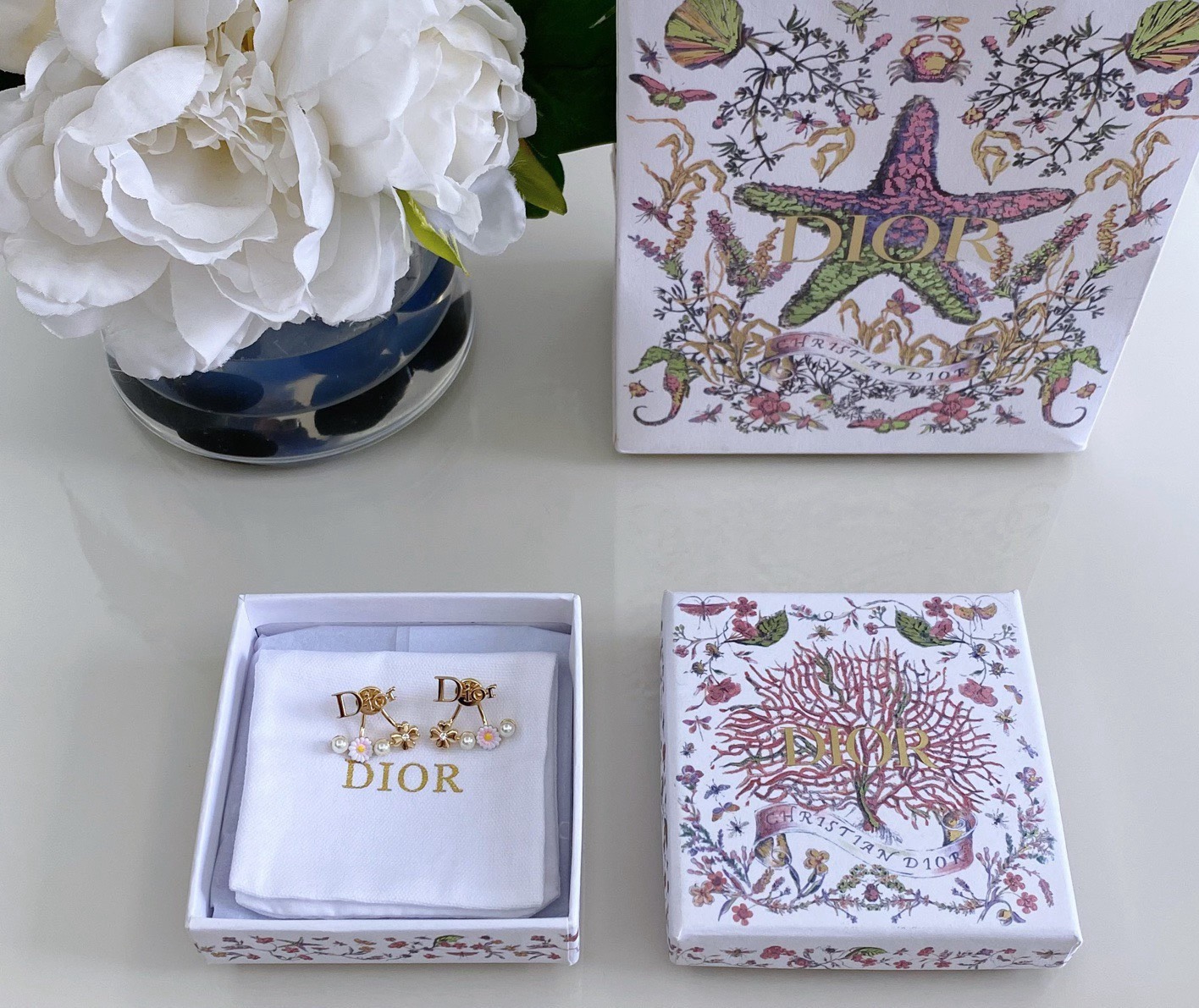 dior tribales clover pearl letter earrings