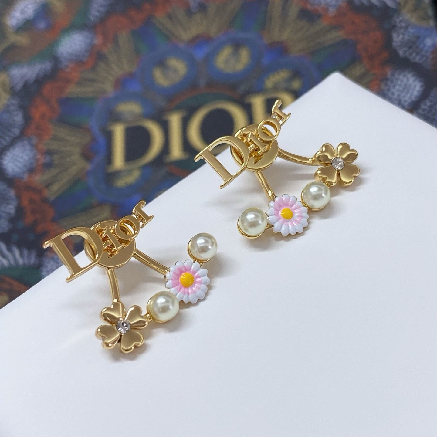 dior tribales clover pearl letter earrings