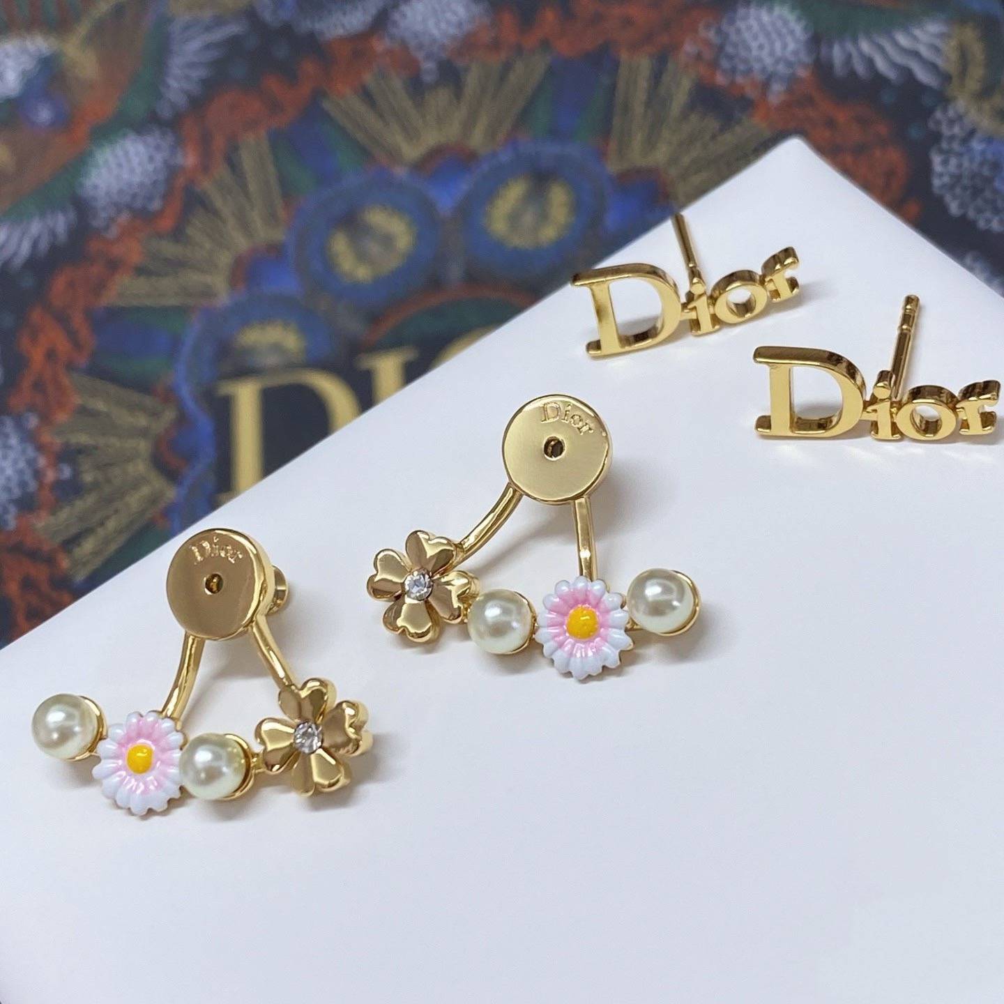 dior tribales clover pearl letter earrings