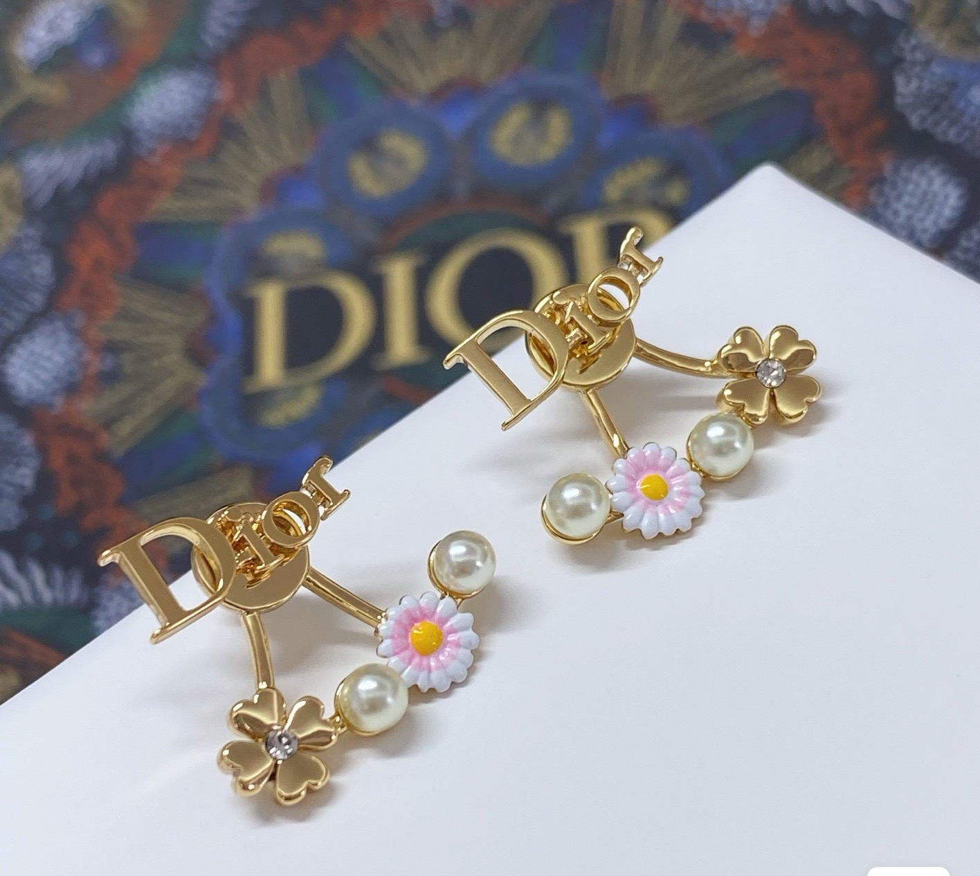 dior tribales clover pearl letter earrings