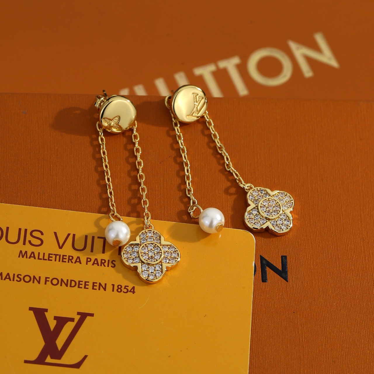 louis vuitton blooming pearl drop earrings