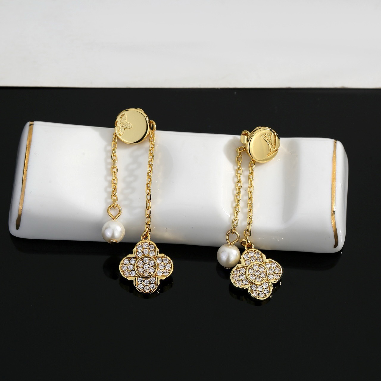 louis vuitton blooming pearl drop earrings