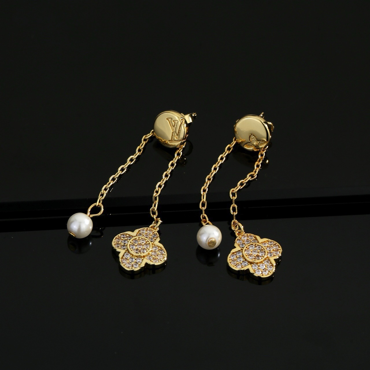 louis vuitton blooming pearl drop earrings