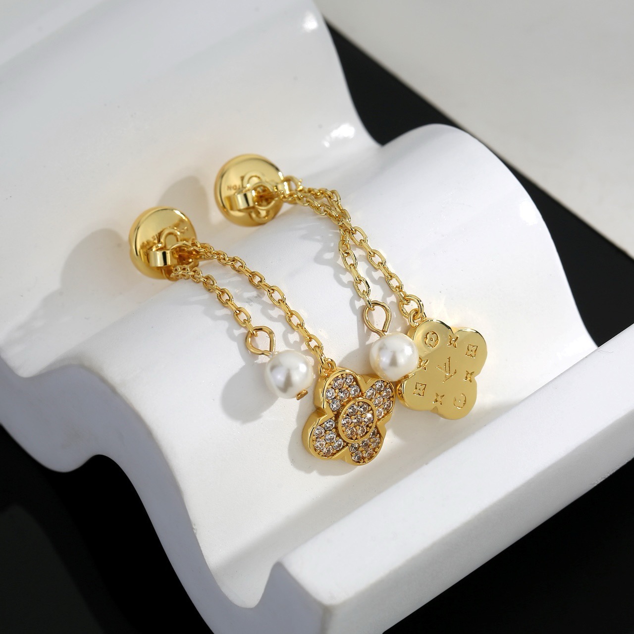 louis vuitton blooming pearl drop earrings