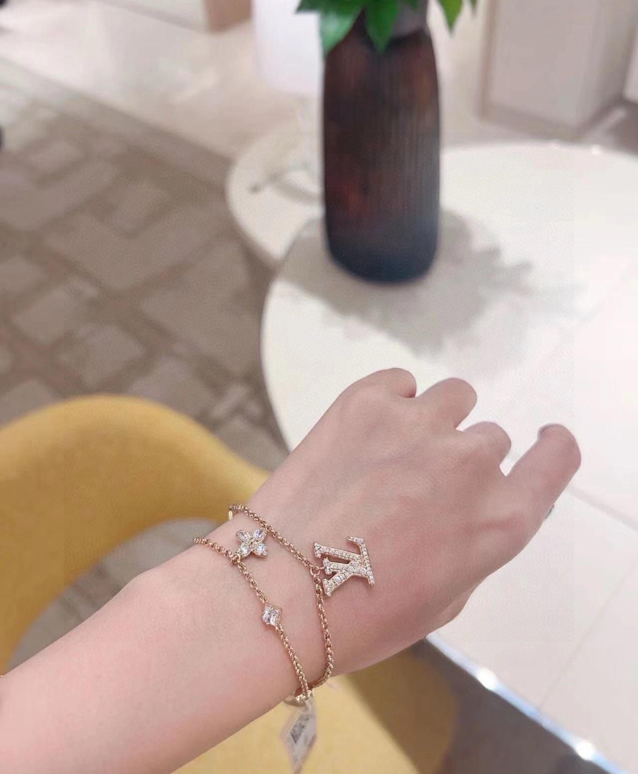 louis vuitton lv iconic necklace bracelet set