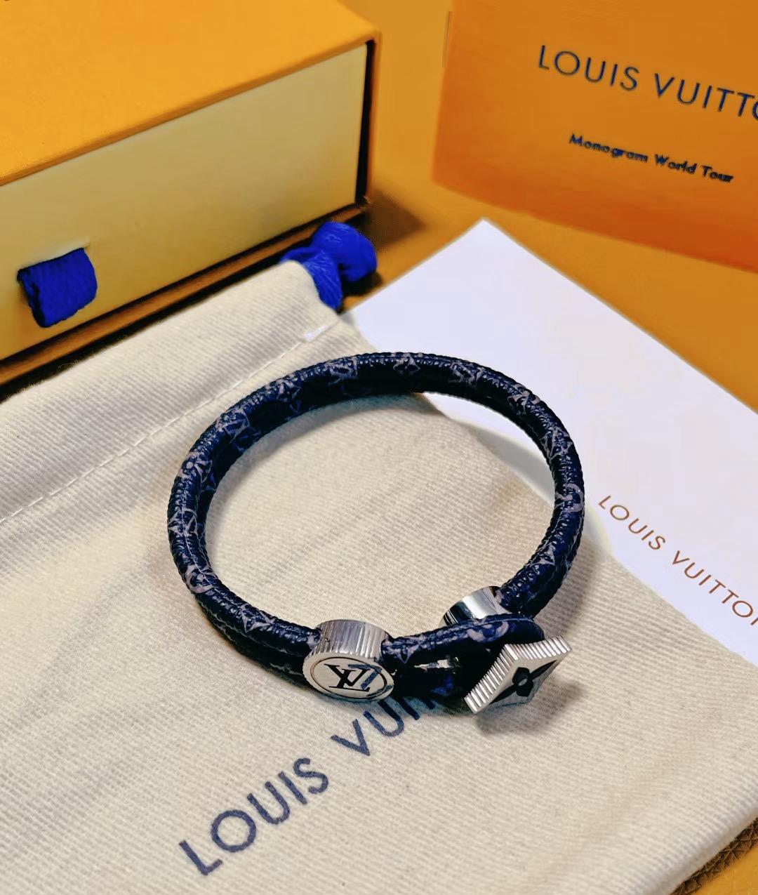 louis vuitton lv circle reversible bracelet