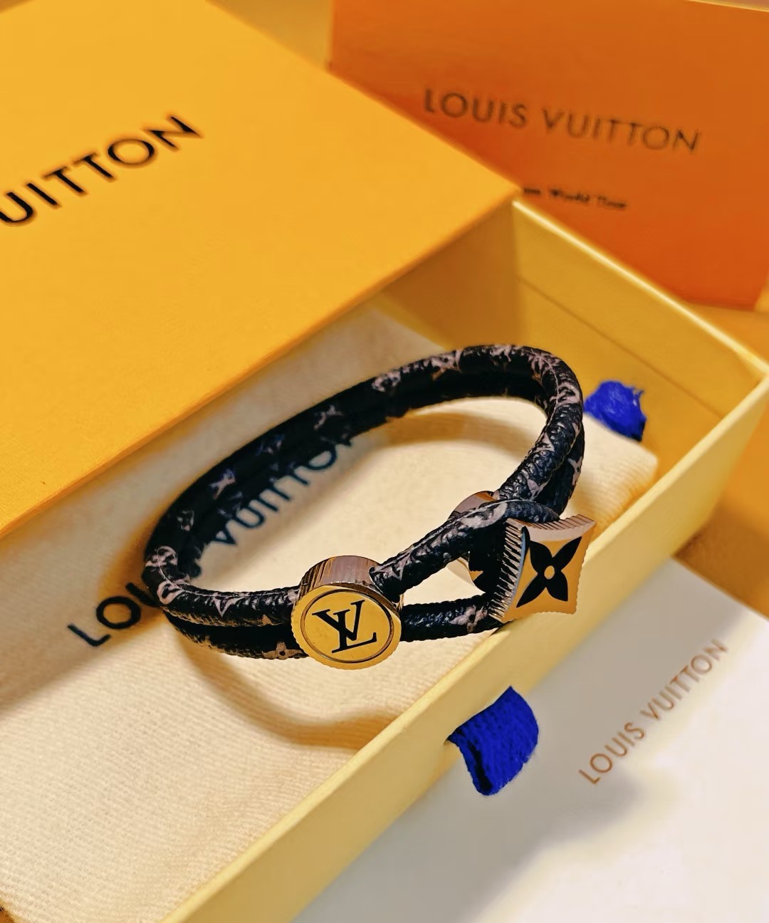 louis vuitton lv circle reversible bracelet