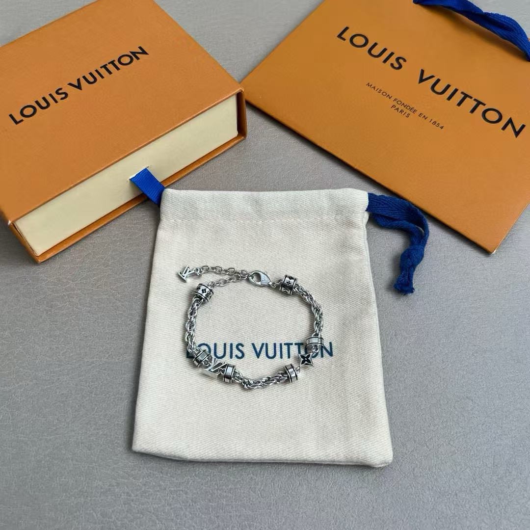 louis vuitton lv twig necklace bracelet set