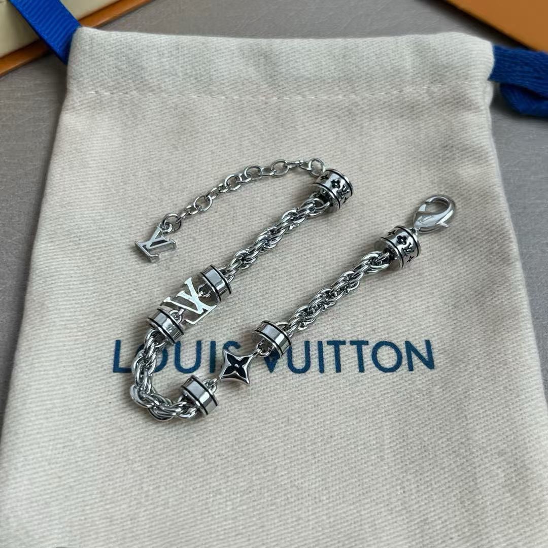 louis vuitton lv twig necklace bracelet set