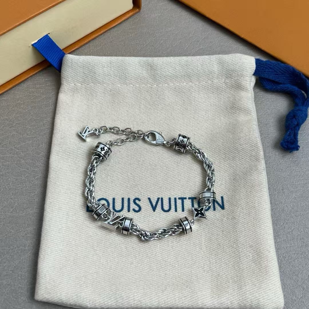 louis vuitton lv twig necklace bracelet set