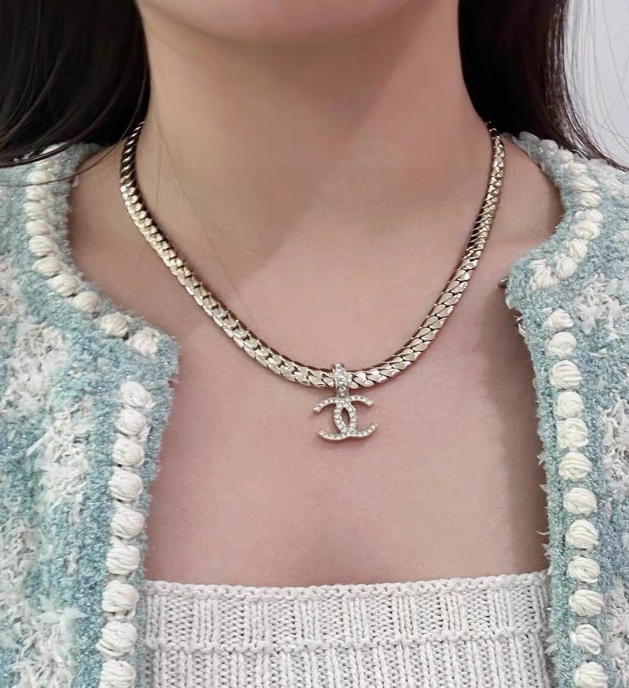 chanel gold braided chain cc pendant necklace
