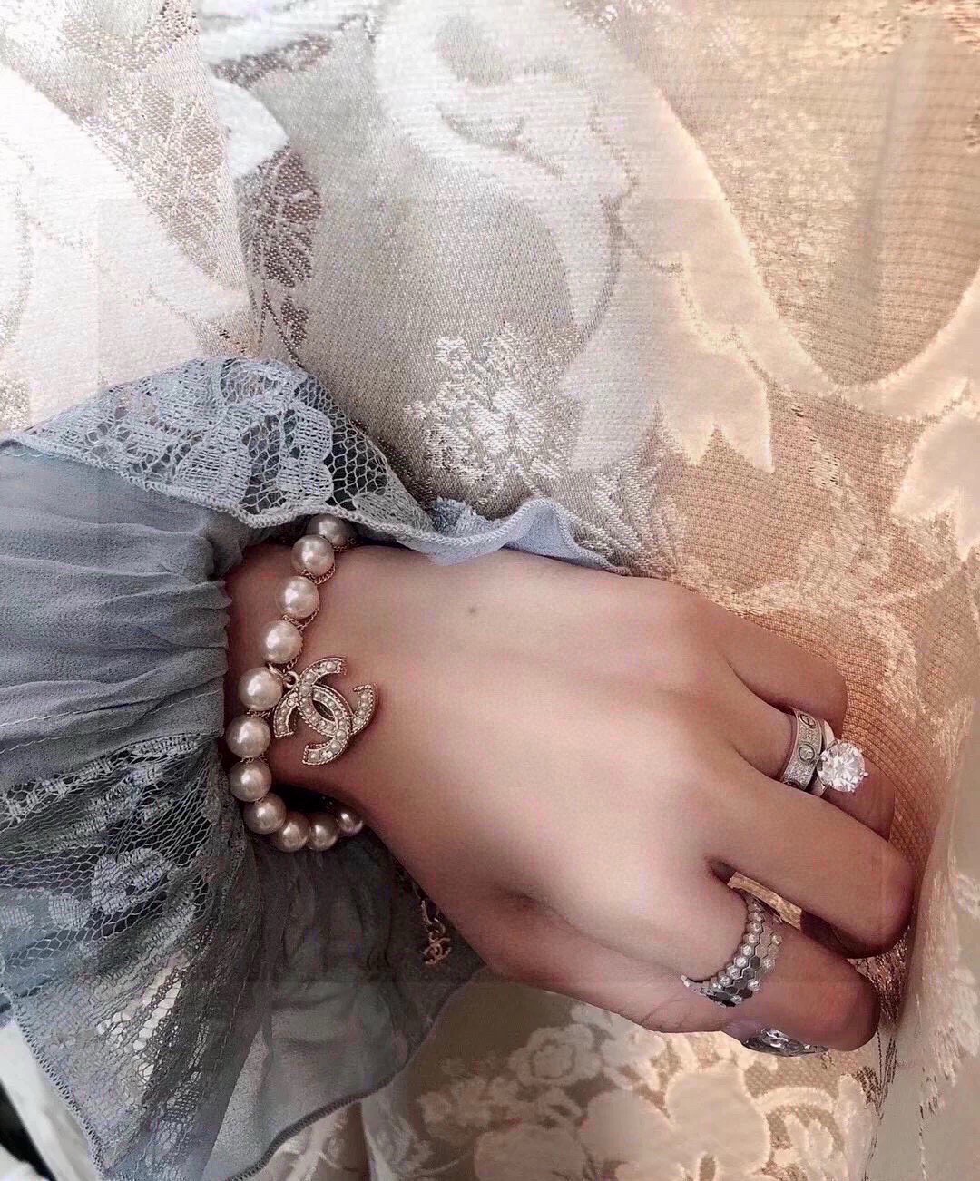 chanel graduated pearl cc logo necklace
