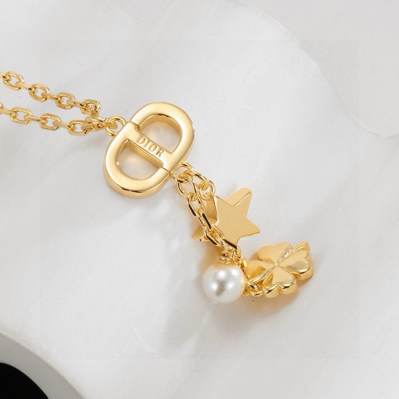 dior gold jadior clover charm pendant necklace