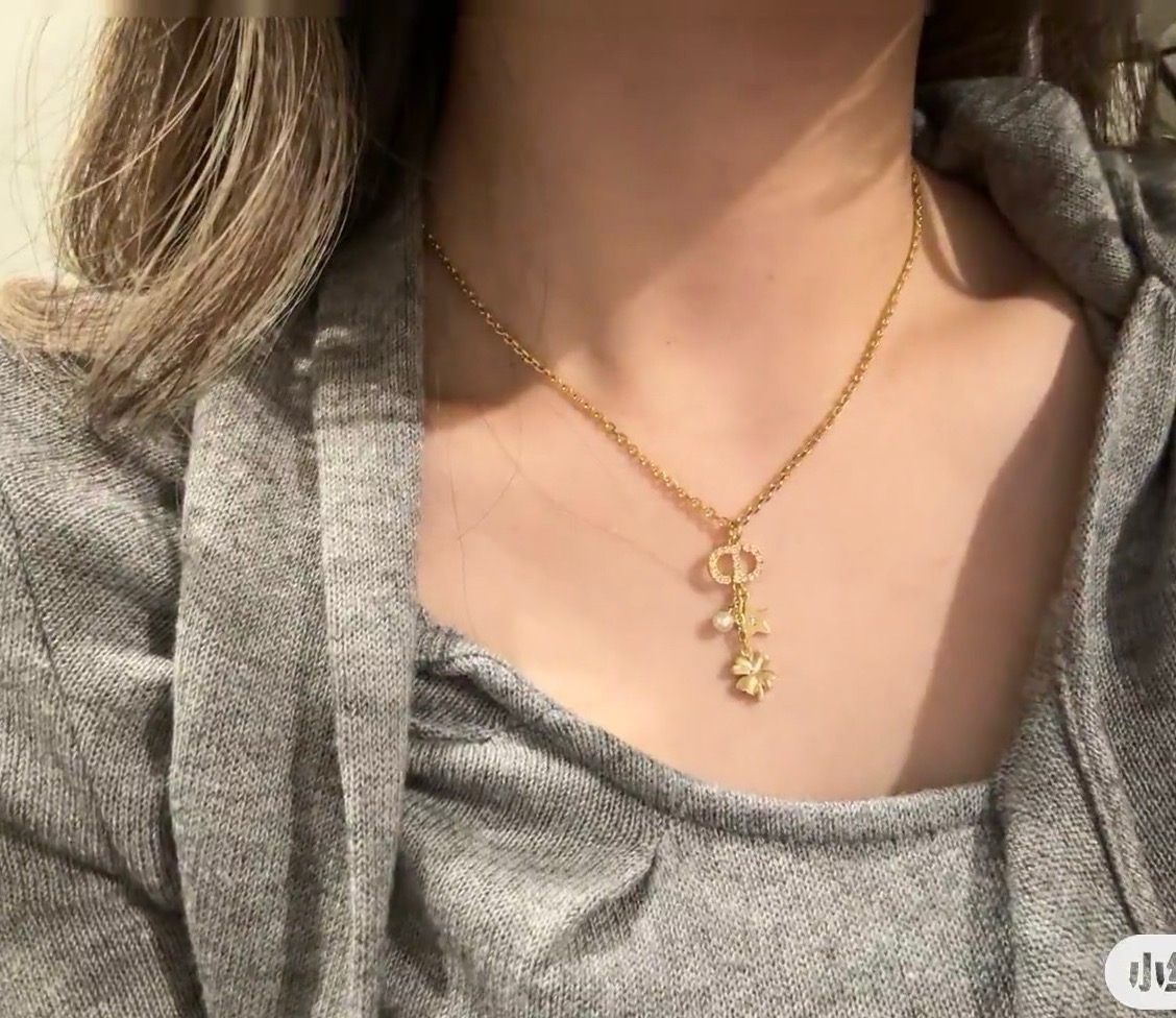 dior gold jadior clover charm pendant necklace